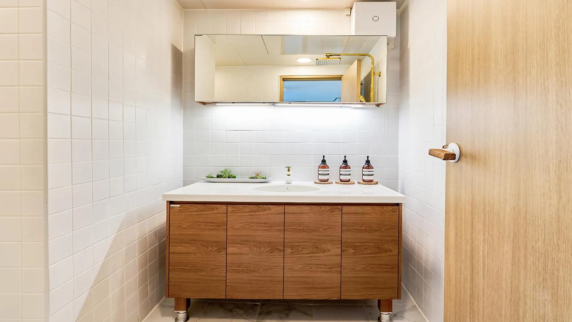 Sa Tailored Service Urban Retreat Home Near Metro Seoul Holiday home